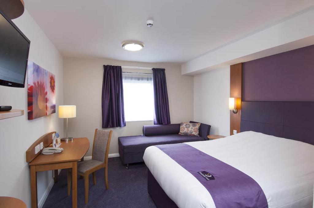 Premier Inn Newcastle - Holystone Holystone  Rum bild