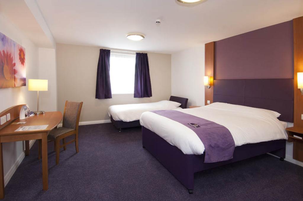 Premier Inn Newcastle - Holystone Holystone  Rum bild